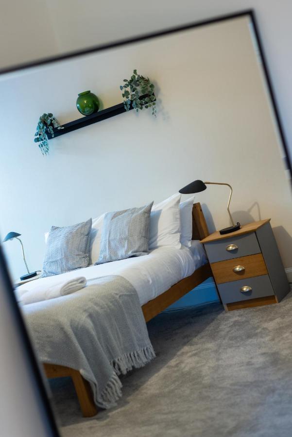 Lovely 3 Bed In Appartement *