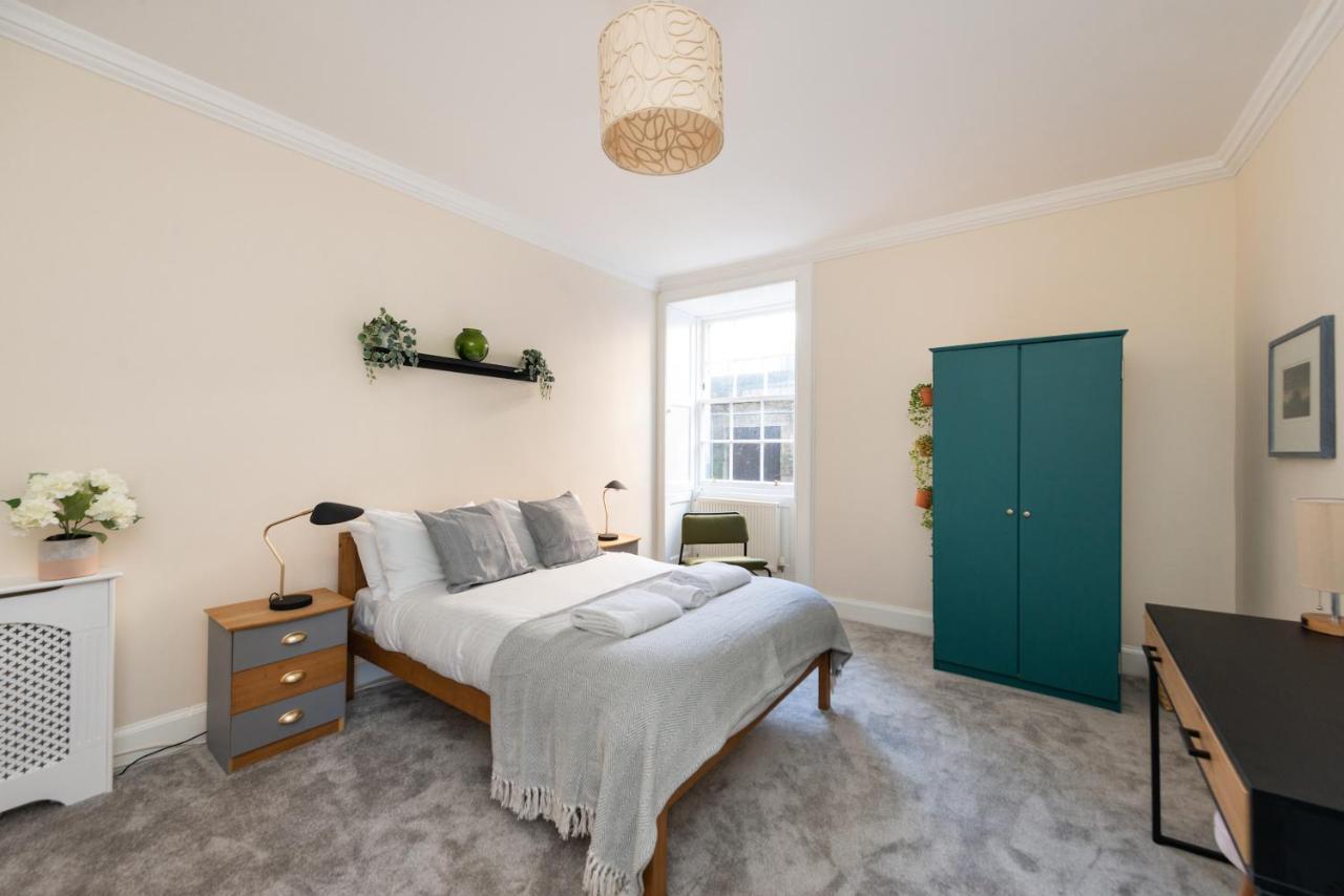 Appartement Lovely 3 Bed In *
